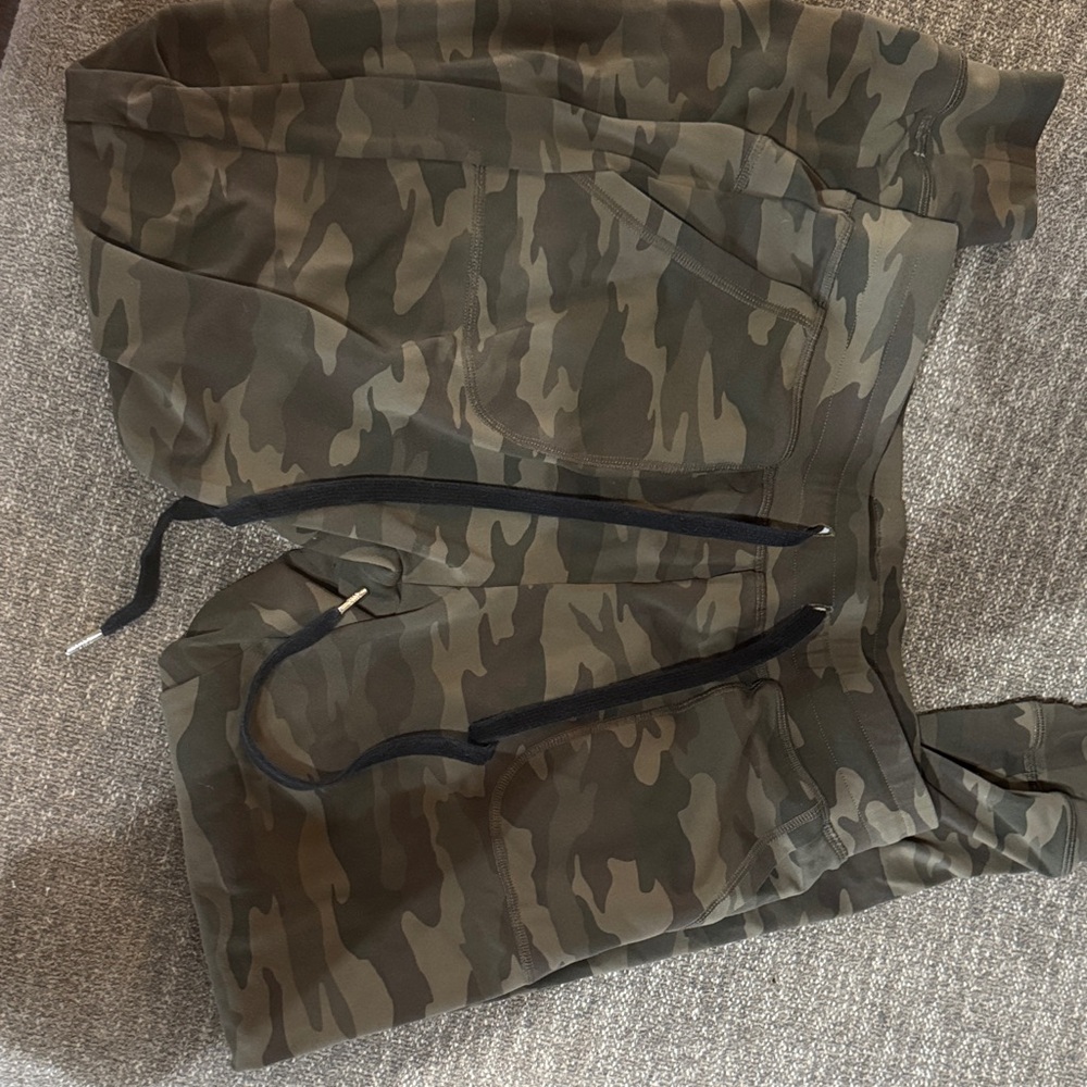 Camouflage Jogger Pants. Zyia brand.